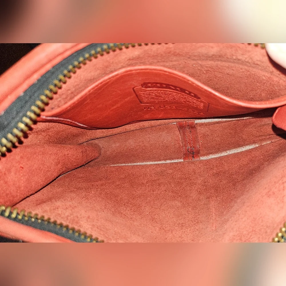 Vintage Coach Red Gloved Leather Companion Bag - Picture 3 of 13